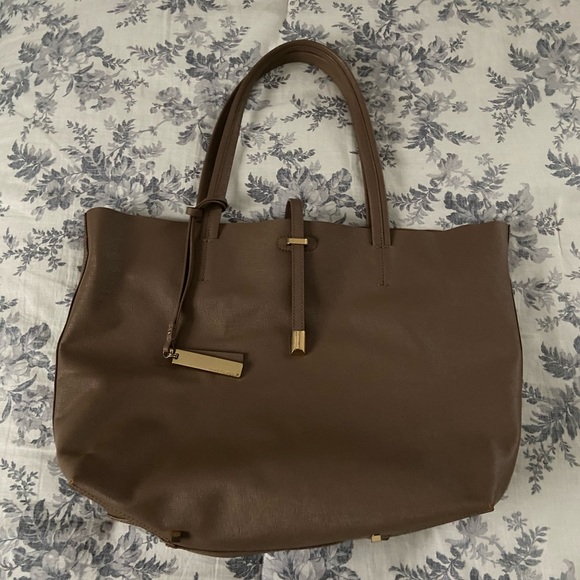 Vince Camuto Handbags - Vince camuto leather shoulder bag taupe